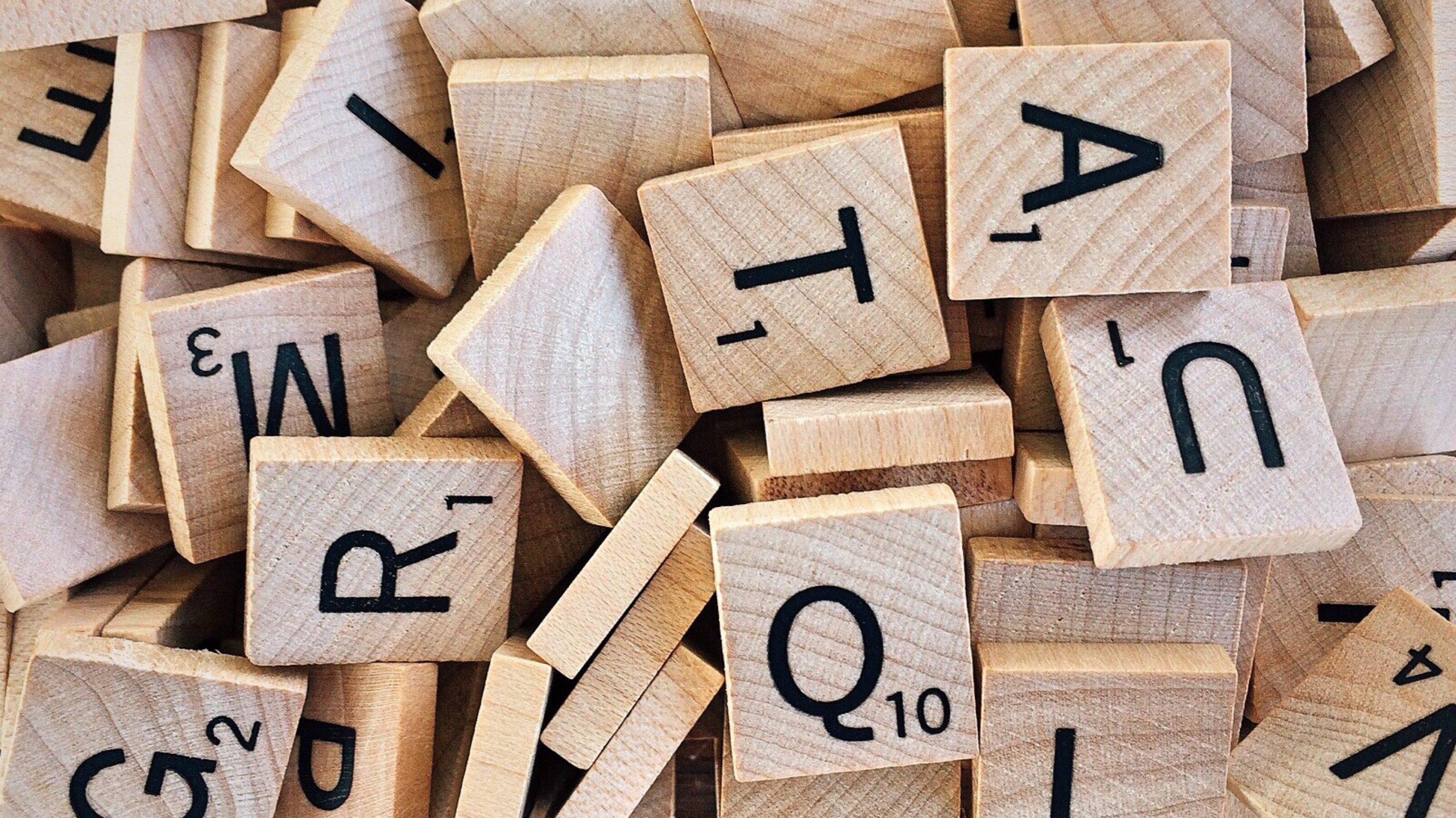 Scrabble – jak wyglądają zawody? Co warto wiedzieć o rywalizacji