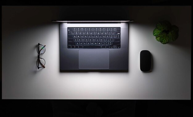 Jak wybrać profesjonalny laptop do pracy biznesowej? Porównanie różnych modeli Lenovo ThinkPad
